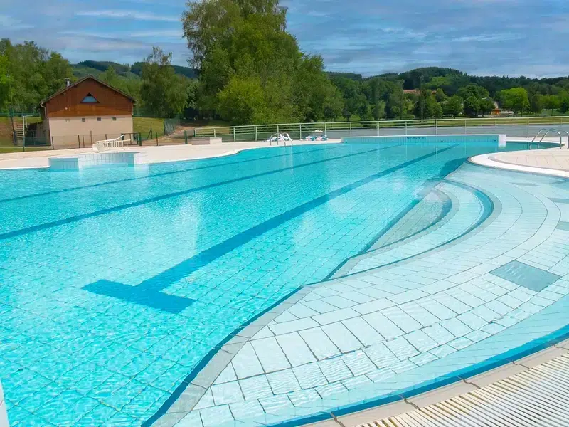 camping avec piscine chauffée clermont ferrand